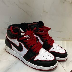 Jordan 1 Retro Bloodline